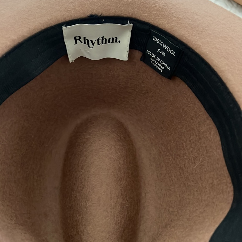 Wool hat - Picture 2 of 2